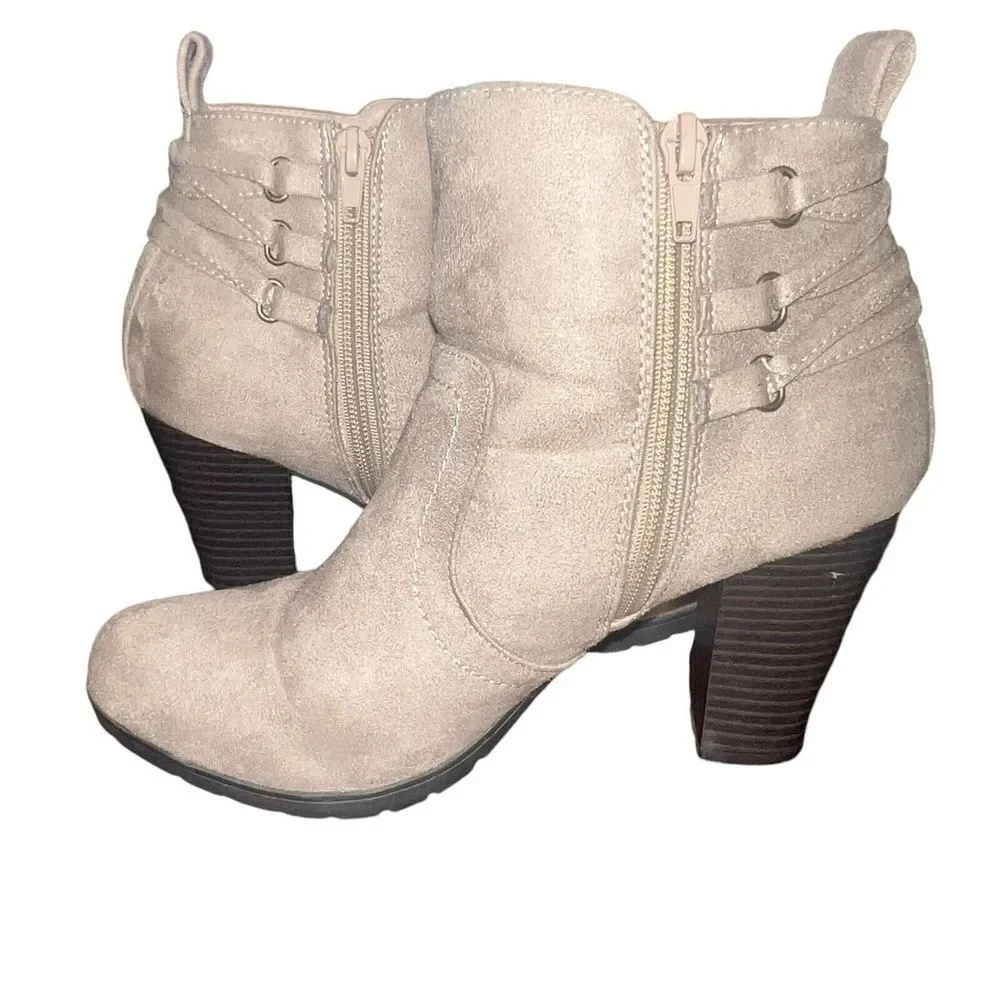 WHITE MOUNTAIN Womens Taupe Serinda Round Toe Stacked Heel Booties 8.5 M